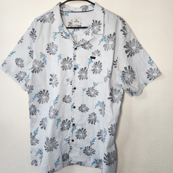 Rip Curl Mens Size L Button Up Shirt Short Sleeve  Light blue Floral Print Aloha - Picture 3 of 9